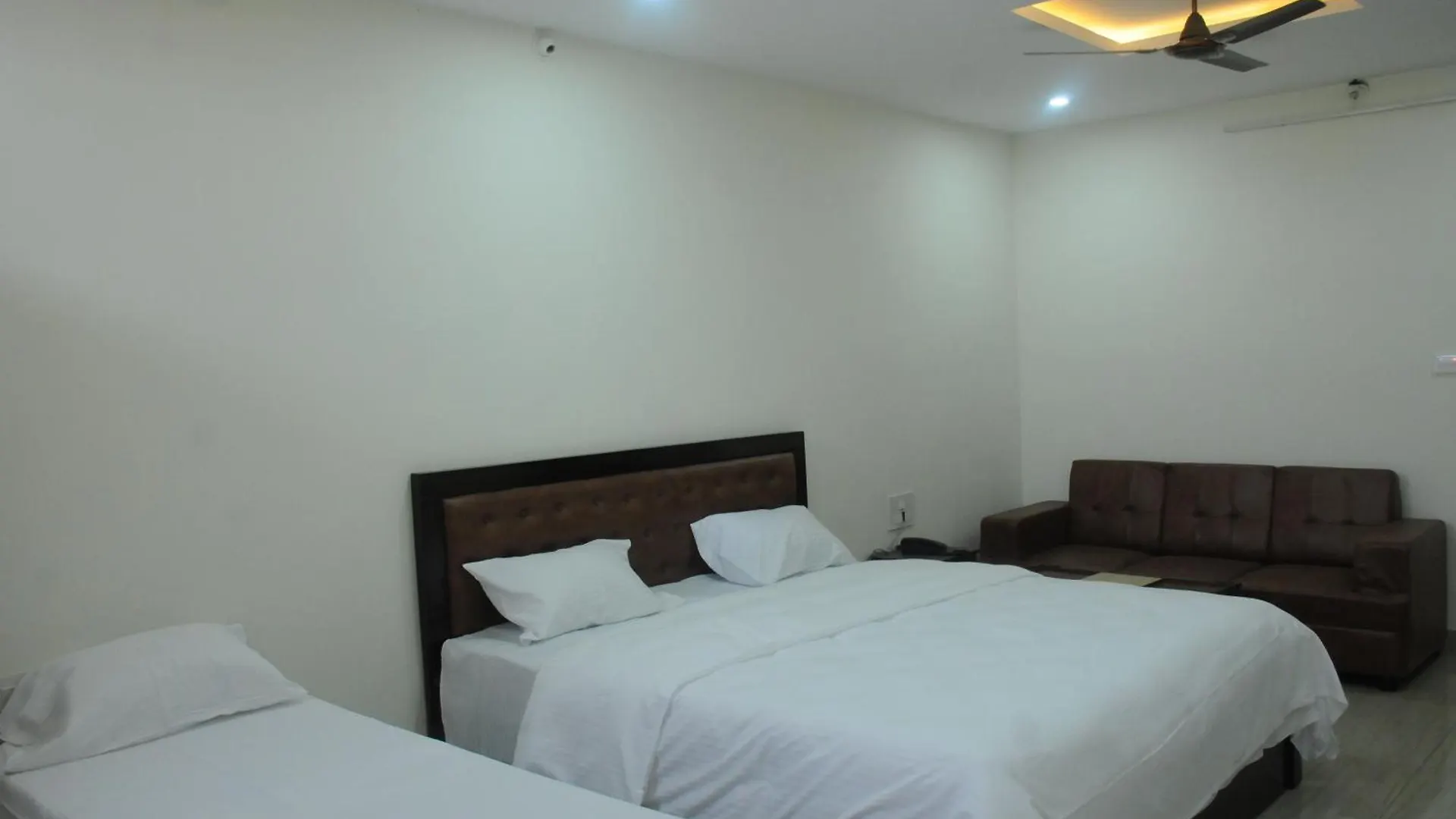 Amma Inn Elegance Suites And Apartments Maiçor Índia