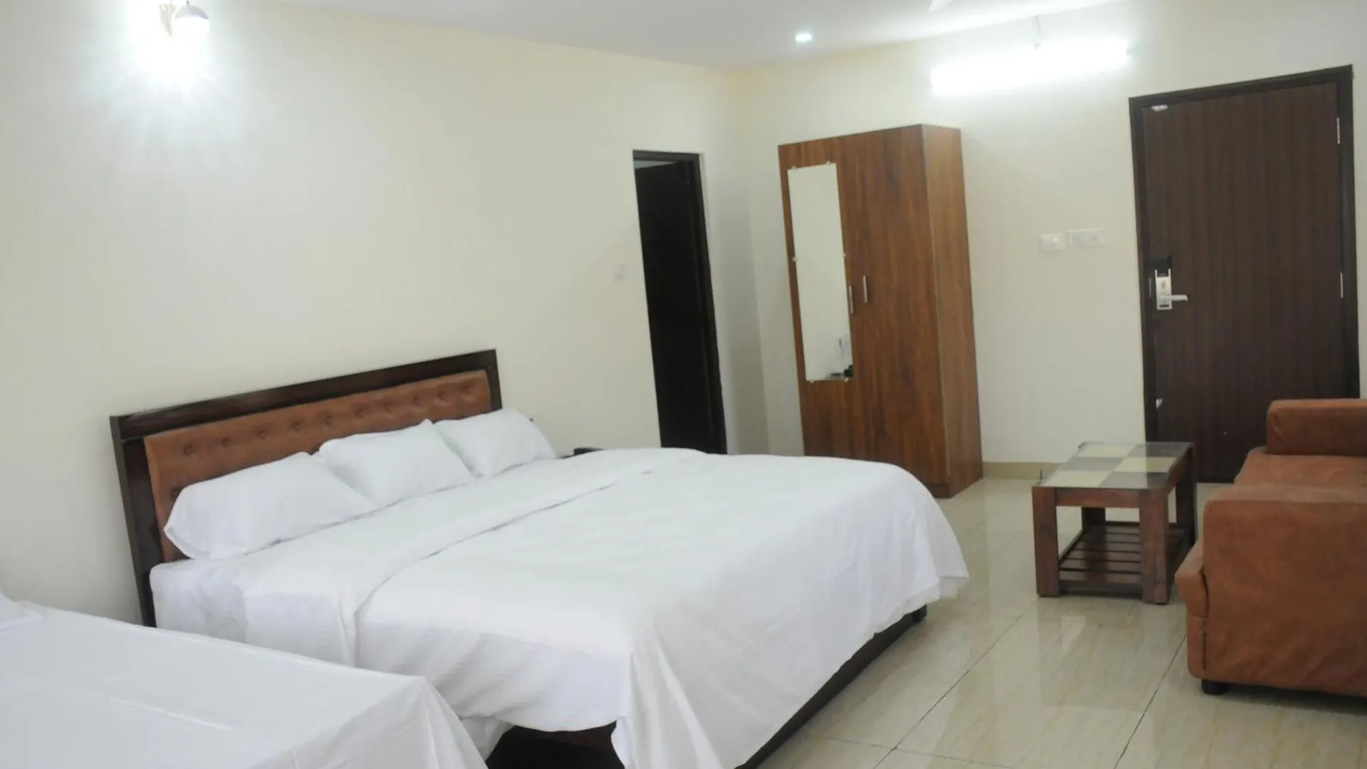 Apart-hotel Amma Inn Elegance Suites And Apartments Maiçor Índia